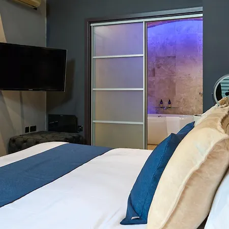 Apartment Elegant Duplex Penthouse Centre & Free Parking