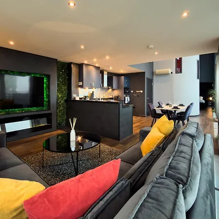 Elegant Duplex Penthouse Centre & Free Parking