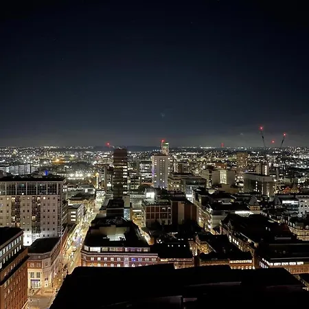 Elegant Duplex Penthouse Centre & Free Parking Leeds (West Yorkshire)