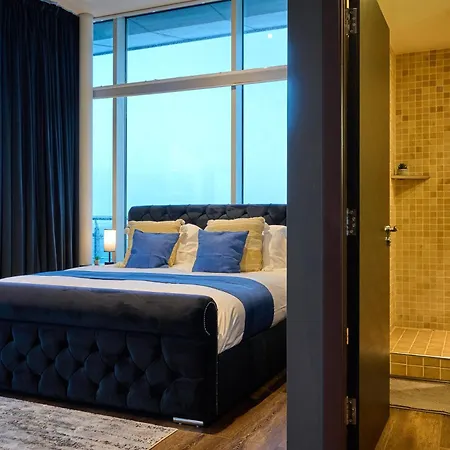 Apartment Elegant Duplex Penthouse Centre & Free Parking