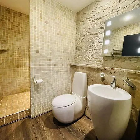 Elegant Duplex Penthouse Centre & Free Parking Apartment *