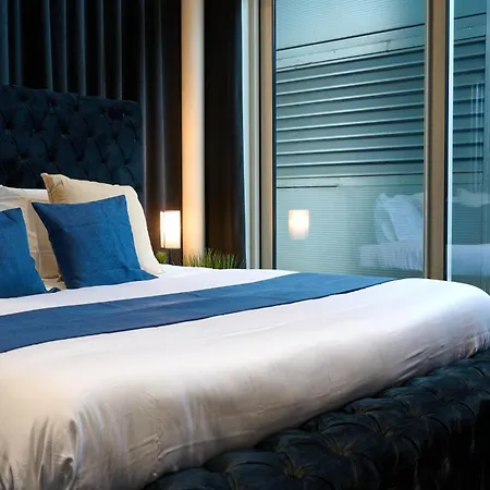 Apartment Elegant Duplex Penthouse Centre & Free Parking