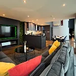 Elegant Duplex Penthouse Centre & Free Parking