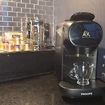 Elegant Duplex Penthouse Centre & Free Parking شقة *