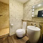 Elegant Duplex Penthouse Centre & Free Parking شقة *