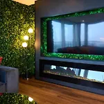 Elegant Duplex Penthouse Centre & Free Parking *