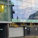 Elegant Duplex Penthouse Centre & Free Parking شقة