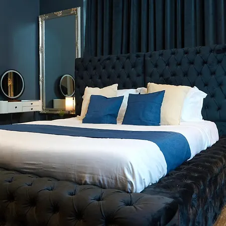 Elegant Duplex Penthouse Centre & Free Parking Leeds (West Yorkshire)