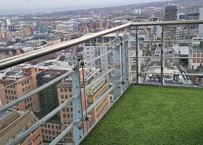 Apartment Elegant Duplex Penthouse Centre & Free Parking *