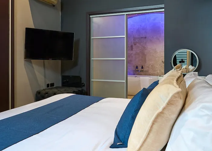 Apartment Elegant Duplex Penthouse Centre & Free Parking