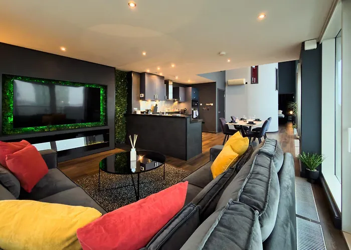 Elegant Duplex Penthouse Centre & Free Parking