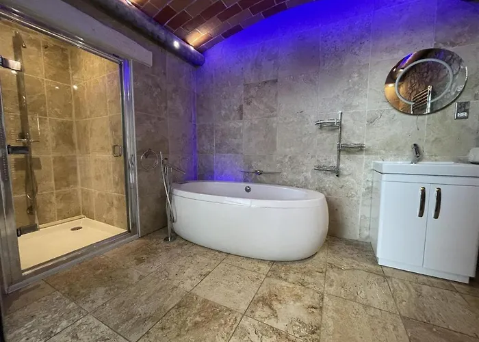 Elegant Duplex Penthouse Centre & Free Parking Leeds (West Yorkshire)