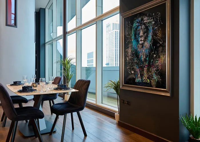 Elegant Duplex Penthouse Centre & Free Parking Apartment *