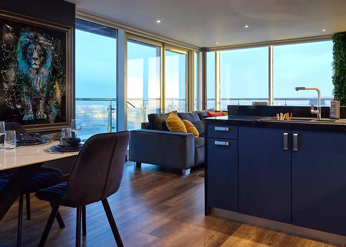 Elegant Duplex Penthouse Centre & Free Parking Apartment *