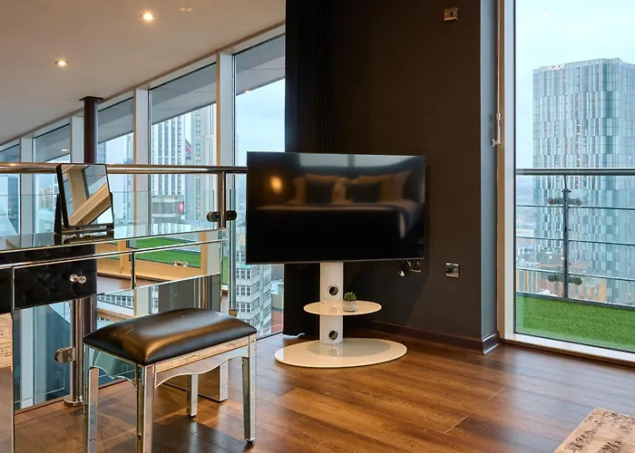 Apartment Elegant Duplex Penthouse Centre & Free Parking