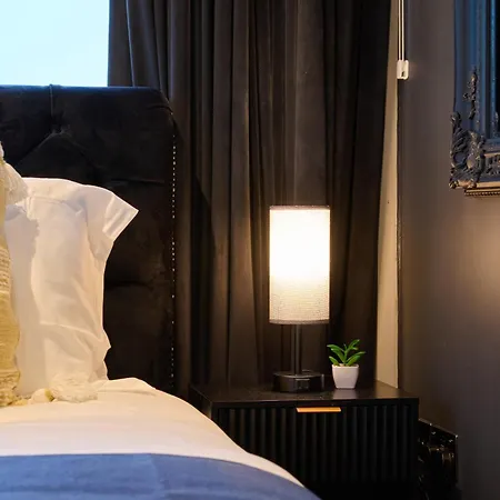 Elegant Duplex Penthouse Centre & Free Parking アパート