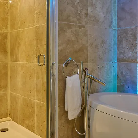 Elegant Duplex Penthouse Centre & Free Parking アパート *