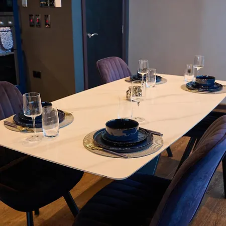 Elegant Duplex Penthouse Centre & Free Parking * Leeds (West Yorkshire)