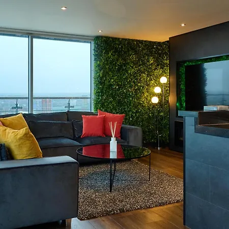 Elegant Duplex Penthouse Centre & Free Parking