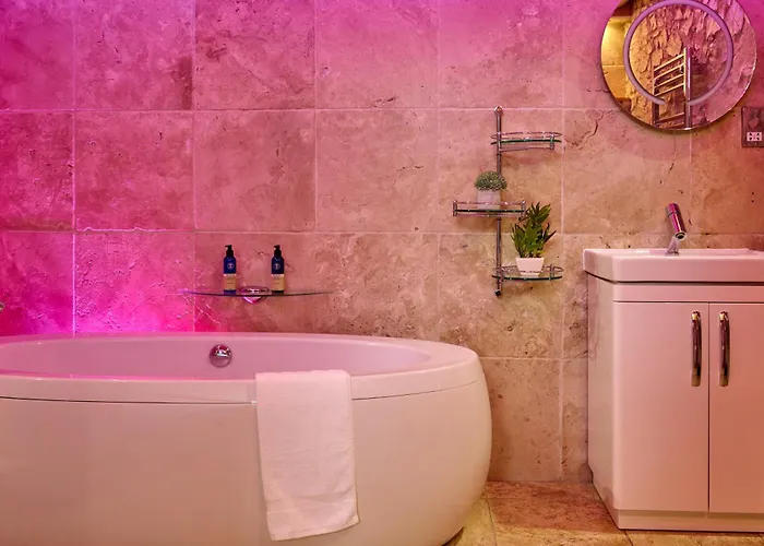 Elegant Duplex Penthouse Centre & Free Parking Leeds (West Yorkshire)