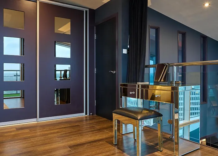 Elegant Duplex Penthouse Centre & Free Parking