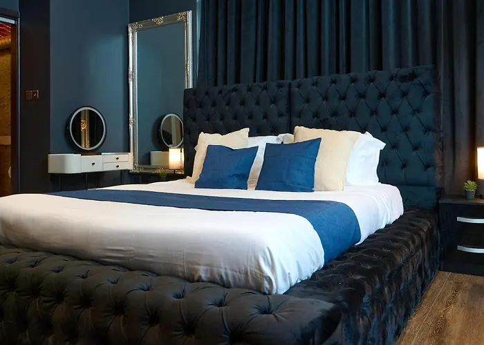 Elegant Duplex Penthouse Centre & Free Parking Leeds (West Yorkshire)